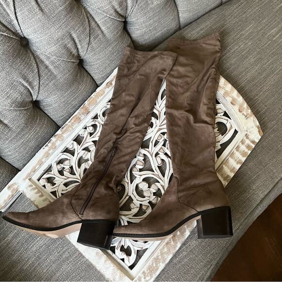 Steve by Steven Madden Over the Knee Boots Silver Studded Women’s 7.5 - Picture 1 of 13